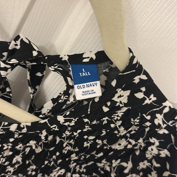 Old Navy Fit & Flare Flutter-Sleeve Tiered Smocked Midi Dress for Women - Picture 6 of 9